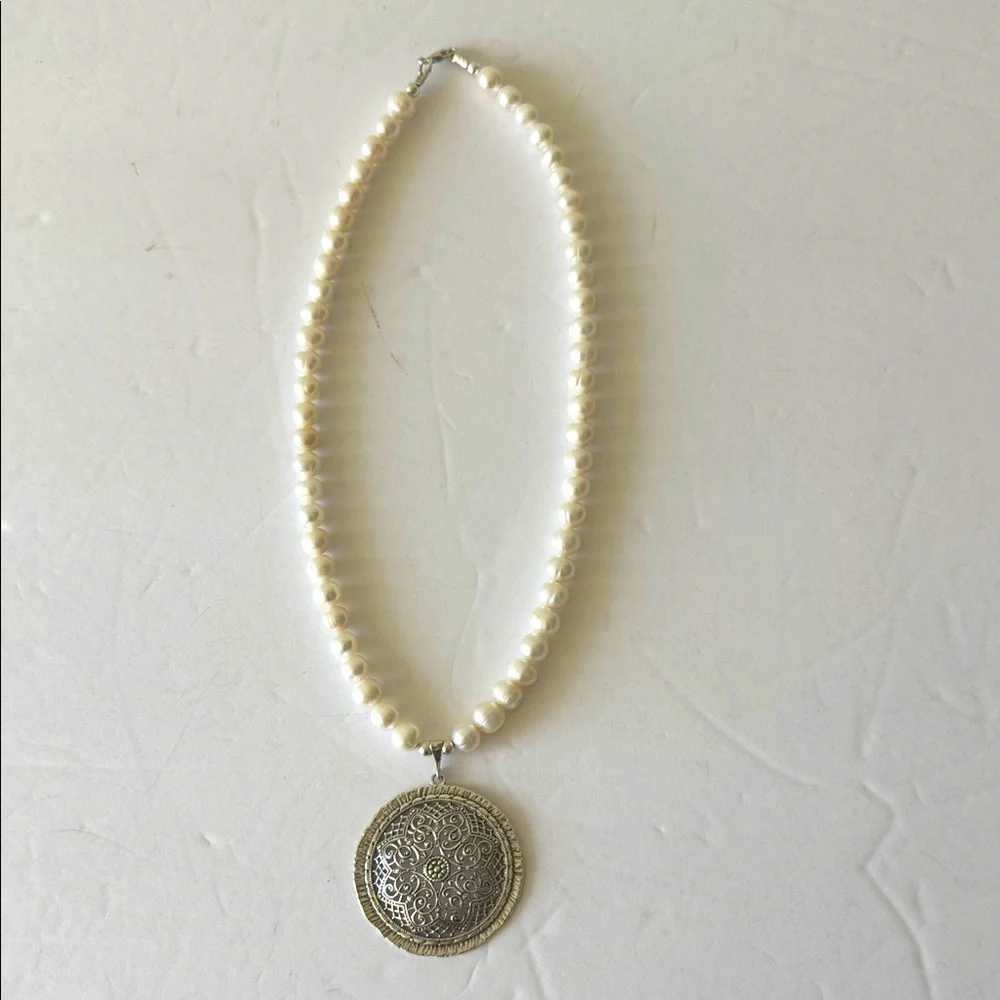 Freshwater White Pearl Necklace with 925 Sterling Silver Round Filigree Pendant